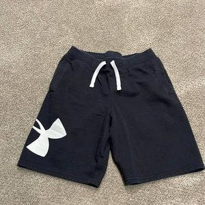 🌞🌞 Under Armour black shorts size large